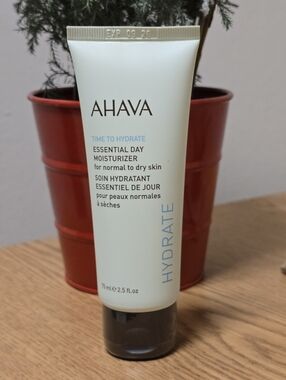 AHAVA Time to Hydrate Essential Day Moisturizer sealed/new